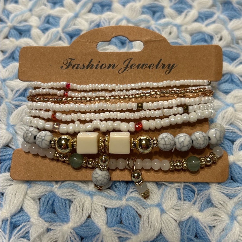 Fashion Jewelry 8-Piece Stretch Beaded Bracelet Bundle on Card & Plastic Bag NWT